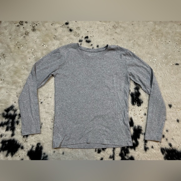 GAP Girl’s Gray Crewneck Long Sleeve Tee Shirt Size Medium - Picture 1 of 8